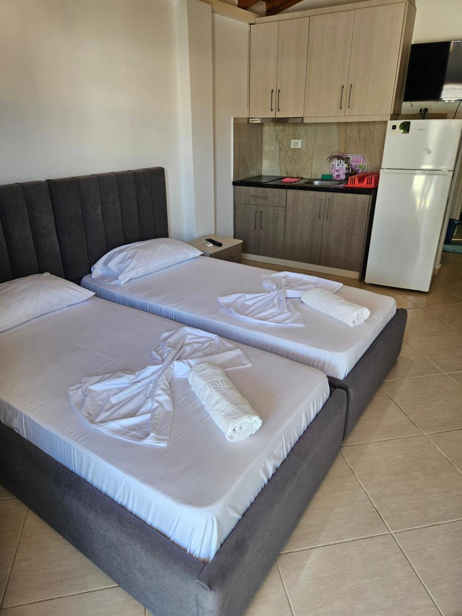 Ylli Mance Apartments 卡萨米尔 客房 照片